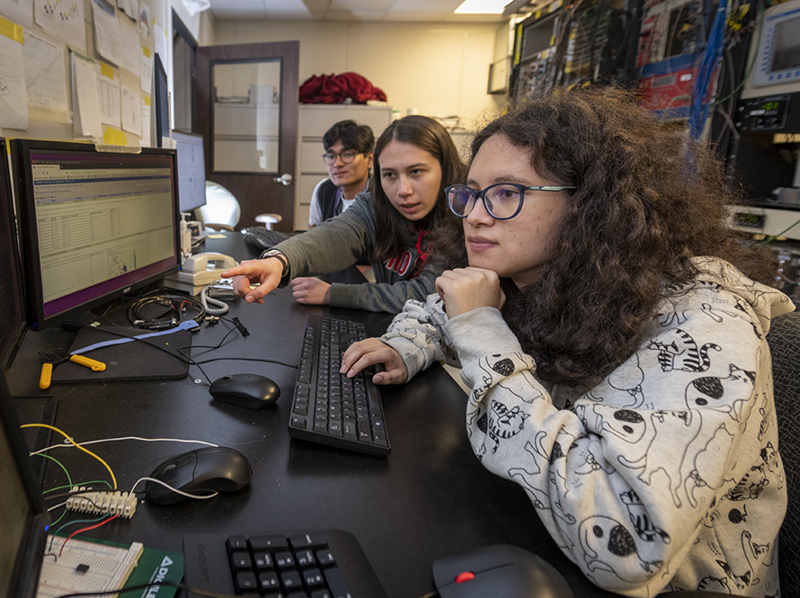 underGraduate Research Educational Academic Traineeship in Nuclear Science (GREAT-NS) interns work on computational research.