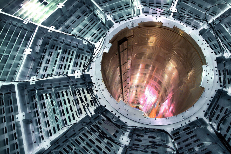 Polished chamber of the Relativistic Heavy Ion Collider and the Time Projection Chamber